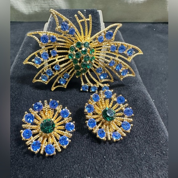 Vtg: Emerald Green & Sea Blue Rhinestone Accent Brooch & Earring Set - Picture 3 of 8
